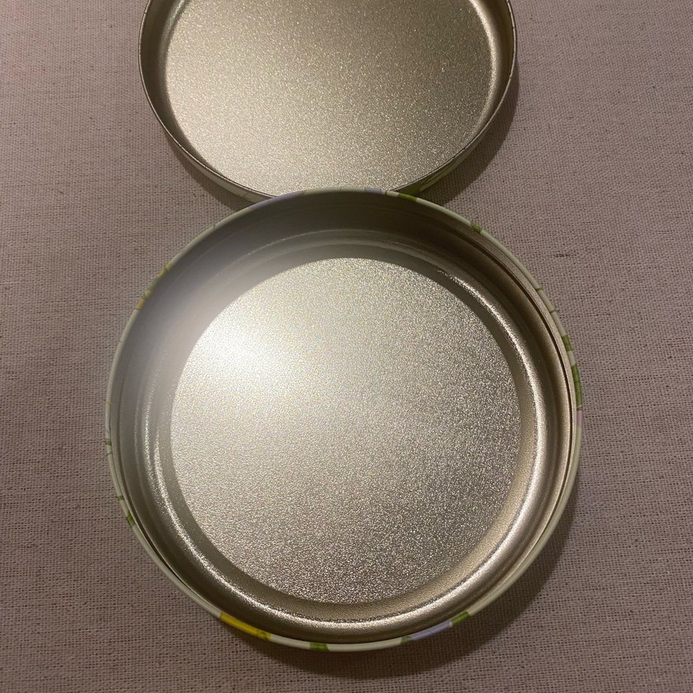 Vintage 1983 Avon Pansy Patch Mints Decorative Tin - image 4